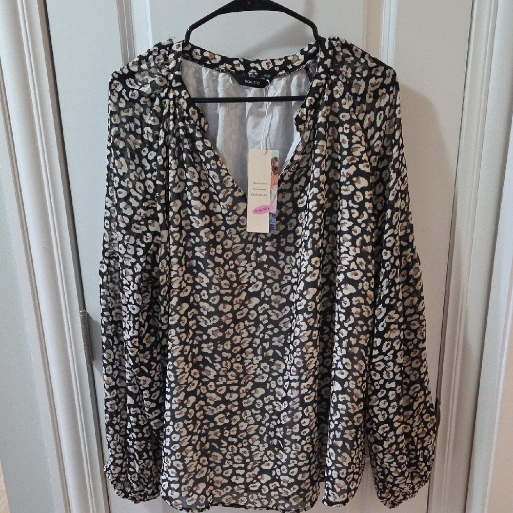 Elegant Leopard Print Women's Blouse